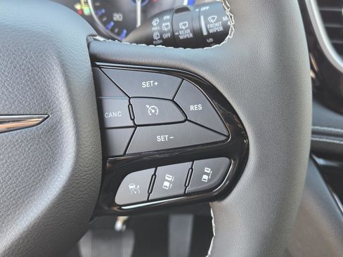 New 2026 Chrysler Pacifica Select image 19