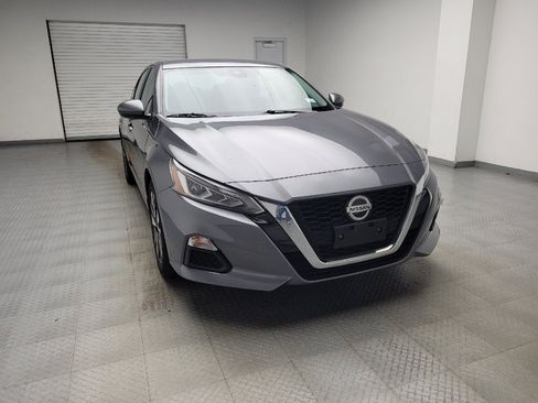 Used 2021 Nissan Altima 2.5 SV AWD/4WD image 14