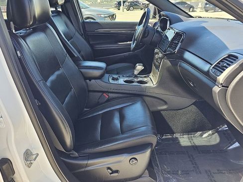 Used 2021 Jeep Grand Cherokee Limited image 19
