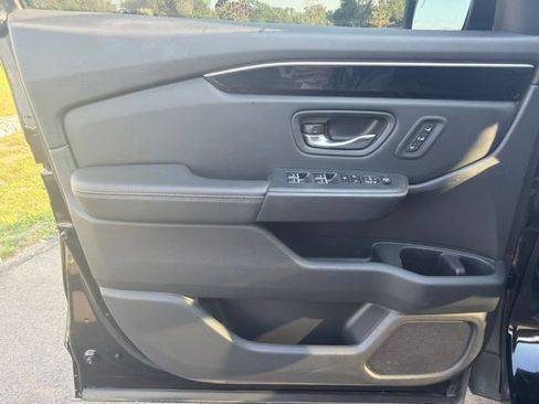 Used 2023 Honda Pilot Touring image 26