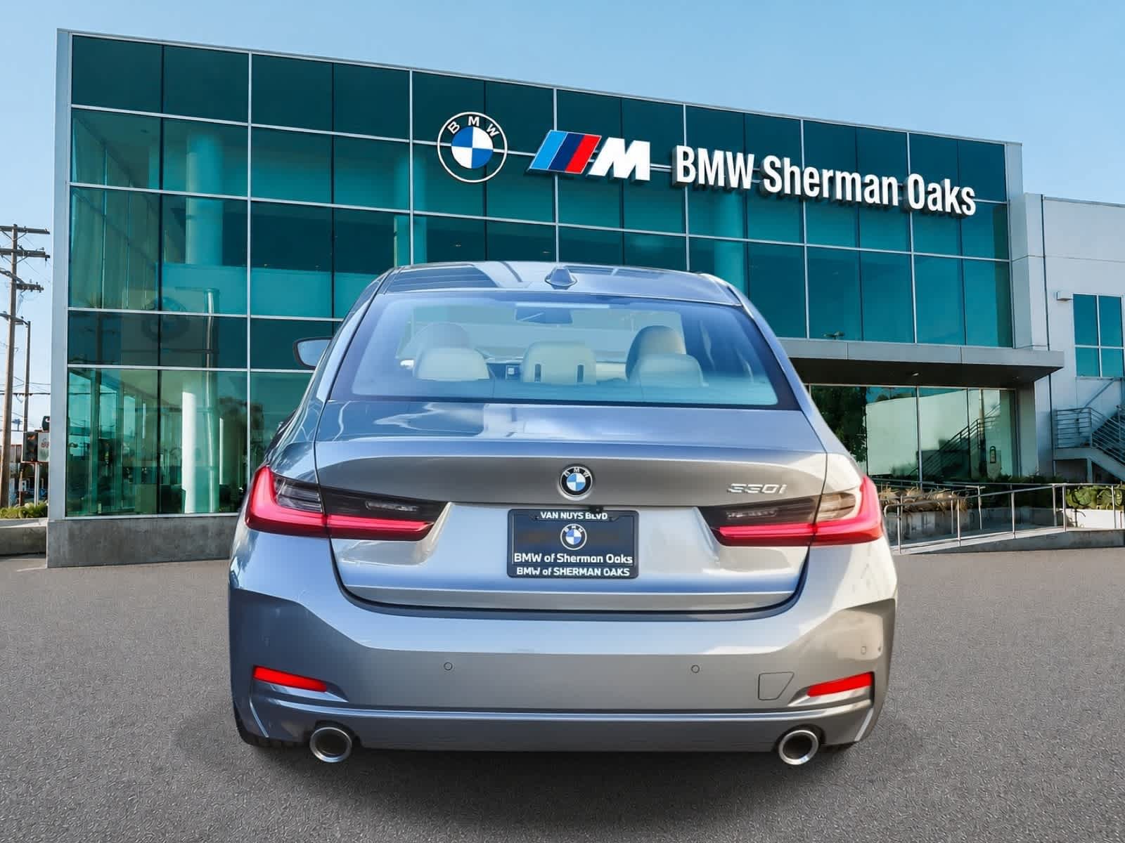 Used 2026 BMW 330i Sedan w/ Premium Package RWD image 8