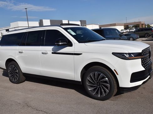 New 2025 Lincoln Navigator L Black Label image 4