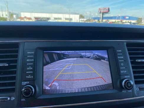 Used 2019 Kia Sedona EX image 28