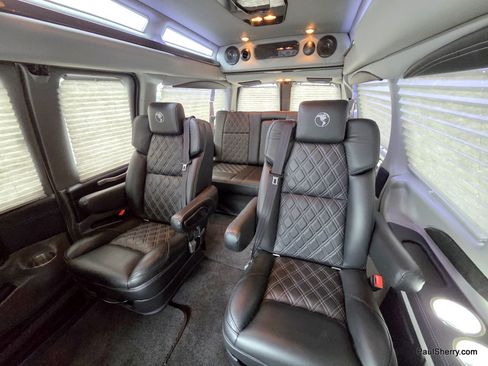Used 2023 Chevrolet Express 2500 RWD image 29