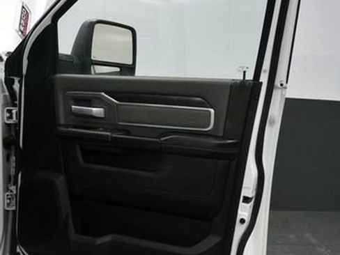 Used 2023 RAM 2500 Big Horn w/ Level 1 Equipment Group image 9