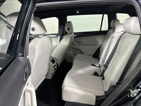 Used 2024 Volkswagen Tiguan SE R-Line image 25