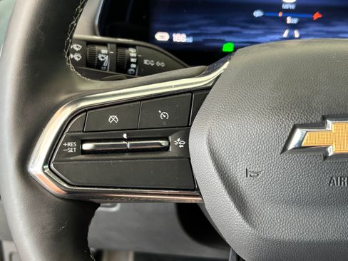 Used 2025 Chevrolet Equinox EV LT w/ Convenience Package II FWD image 12