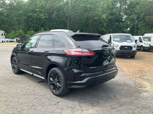 Certified 2022 Ford Edge SE w/ Black Appearance Package AWD/4WD image 7