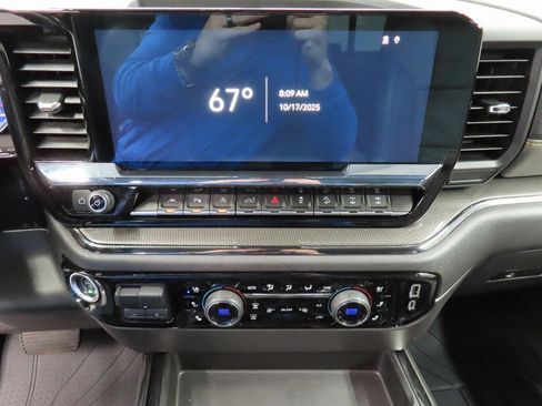 Used 2023 Chevrolet Silverado 1500 ZR2 w/ Technology Package image 13