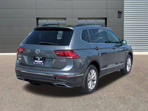 Used 2018 Volkswagen Tiguan SE w/ Panoramic Sunroof Package AWD/4WD image 7