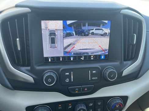 Used 2024 GMC Terrain Denali w/ Denali Premium Package image 17