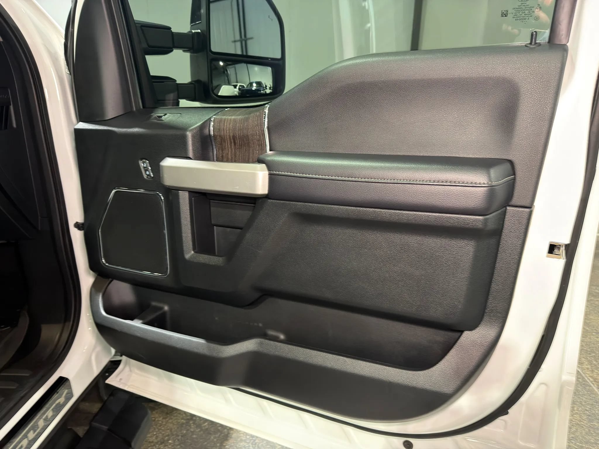 Used 2021 Ford F350 Lariat AWD/4WD image 15