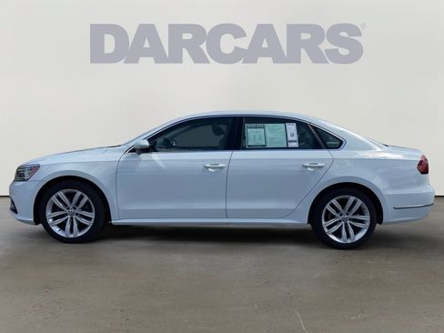 Used 2018 Volkswagen Passat 2.0T SE FWD image 4