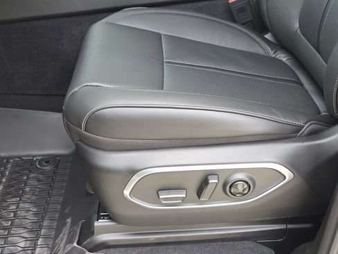New 2026 Jeep Grand Wagoneer 4WD image 19