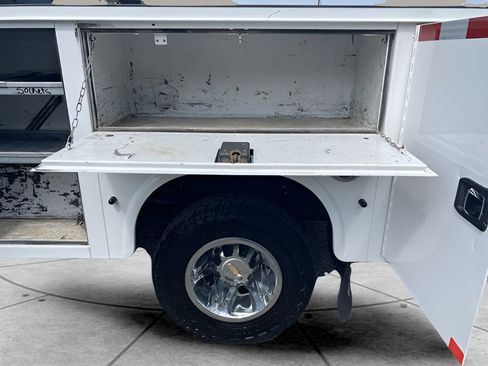 Used 2024 Chevrolet Silverado 3500 LT w/ Convenience Package image 54