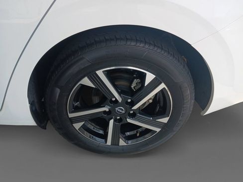 Used 2024 Nissan Sentra SV FWD image 8