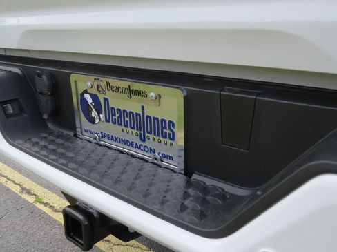 New 2025 GMC Canyon Elevation w/ Convenience Package image 13