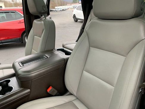 Certified 2022 Chevrolet Tahoe Z71 w/ Luxury Package image 5