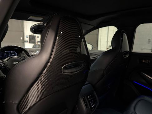 Used 2021 Aston Martin DBX AWD/4WD image 28