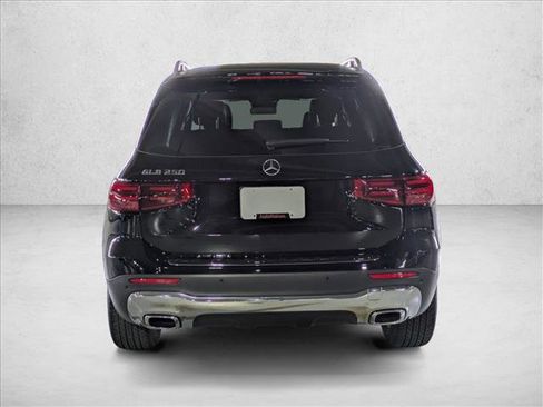 Certified 2025 Mercedes-Benz GLB 250 image 9