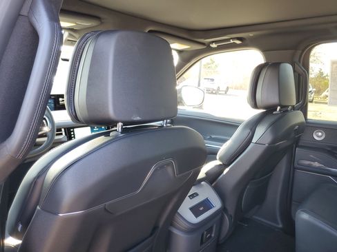 New 2025 Lincoln Navigator Reserve w/ Jet Appearance Package image 28