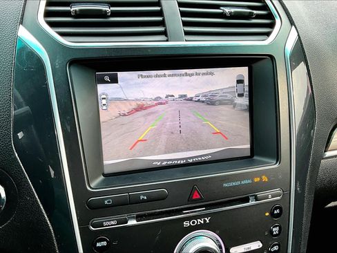 Used 2016 Ford Explorer Limited image 28