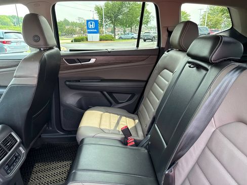 Used 2024 Volkswagen Atlas SEL AWD/4WD image 21