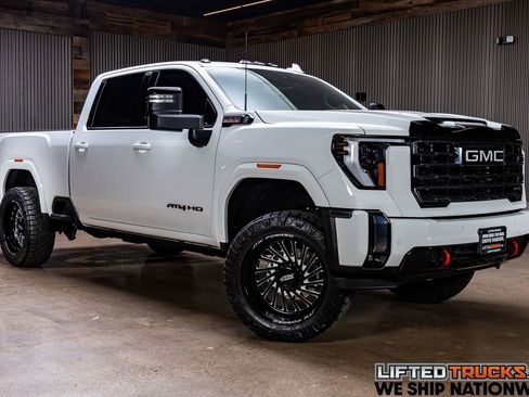 Used 2024 GMC Sierra 2500 AT4 image 1