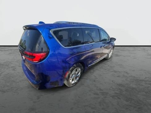 Used 2021 Chrysler Pacifica Limited AWD/4WD image 9