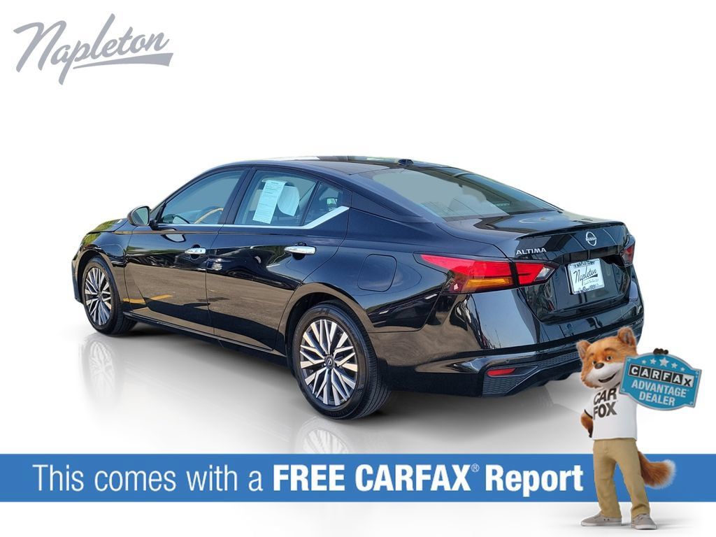 Used 2024 Nissan Altima 2.5 SV FWD image 3