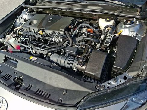 Certified 2025 Toyota Camry SE FWD image 27