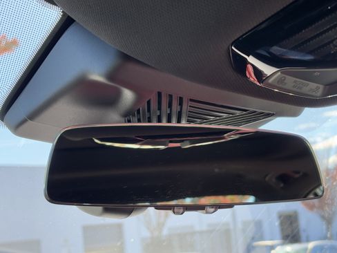 Certified 2025 BMW 530i xDrive w/ Premium Package image 27