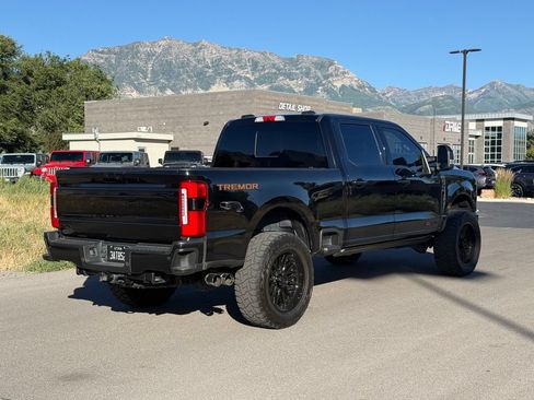 Used 2024 Ford F350 Platinum w/ Tremor Off-Road Package AWD/4WD image 9