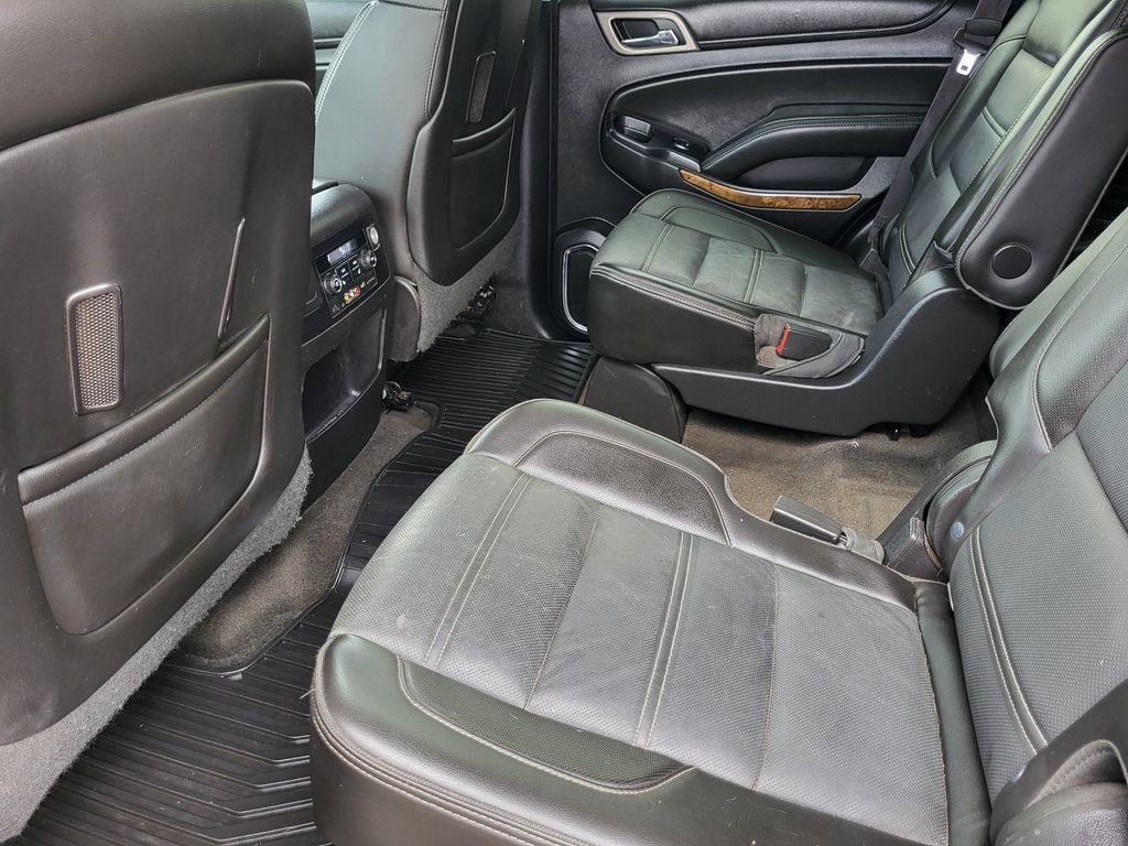 Used 2015 GMC Yukon Denali w/ Premium Package AWD/4WD image 34