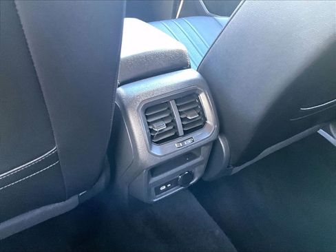 Used 2024 Volkswagen Tiguan SE AWD/4WD image 26