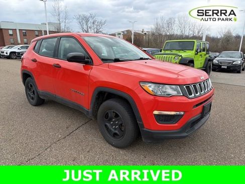 Used 2018 Jeep Compass Sport image 2