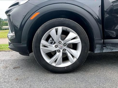 Used 2025 Buick Encore GX Preferred FWD image 2