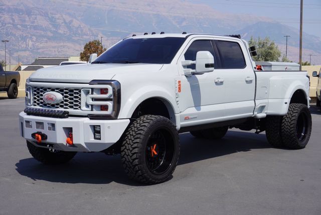 Used 2025 Ford F450 Platinum w/ FX4 Off-Road Package AWD/4WD image 1