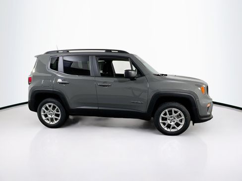 Used 2022 Jeep Renegade Latitude w/ Convenience Group AWD/4WD image 4