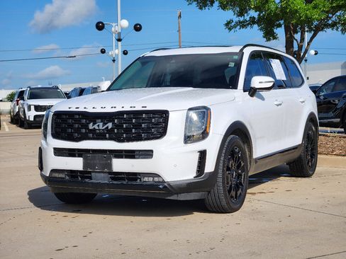 Used 2022 Kia Telluride SX w/ SX Prestige Package image 2