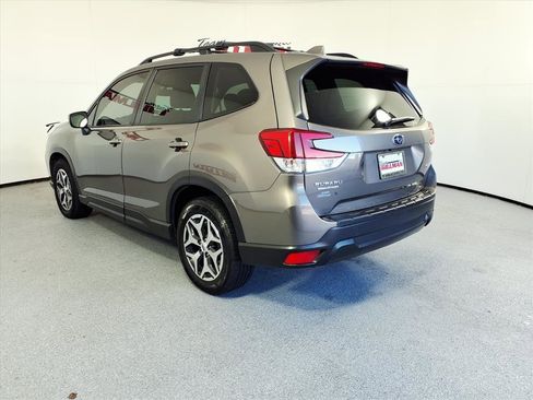 Used 2020 Subaru Forester Premium image 9