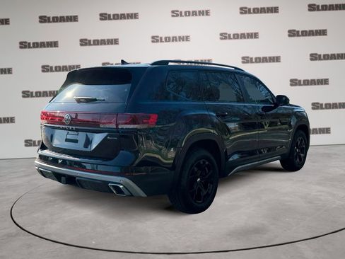 Used 2024 Volkswagen Atlas Peak Edition SE image 5