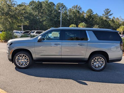New 2026 Chevrolet Suburban LS image 7