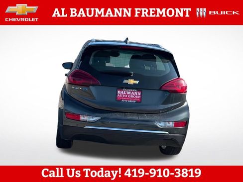 Used 2020 Chevrolet Bolt Premier w/ Infotainment Package FWD image 5