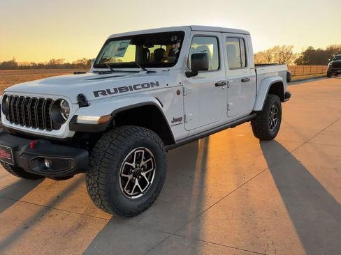 New 2025 Jeep Gladiator Rubicon w/ Convenience Group image 5