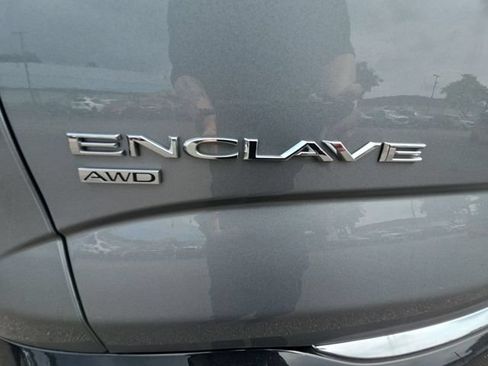 Used 2023 Buick Enclave Essence AWD/4WD image 33