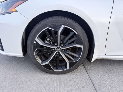 Used 2024 Nissan Altima 2.5 SR image 32