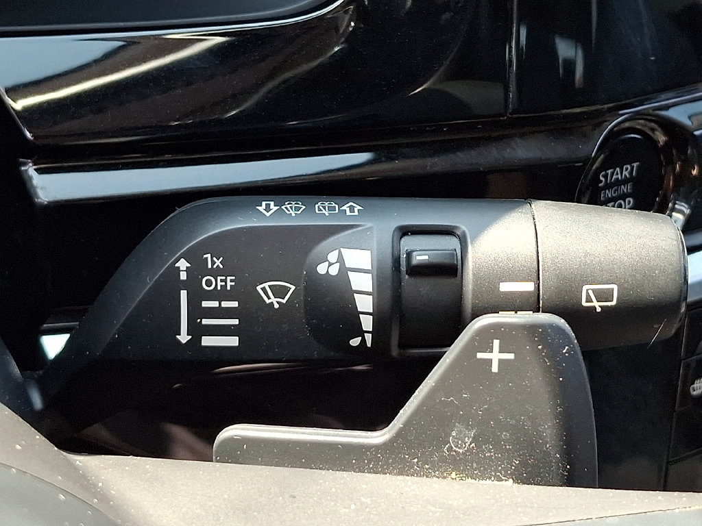 Used 2025 Nissan Pathfinder SV AWD/4WD image 27
