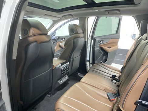Used 2023 Acura MDX SH-AWD w/ Advance Package image 12