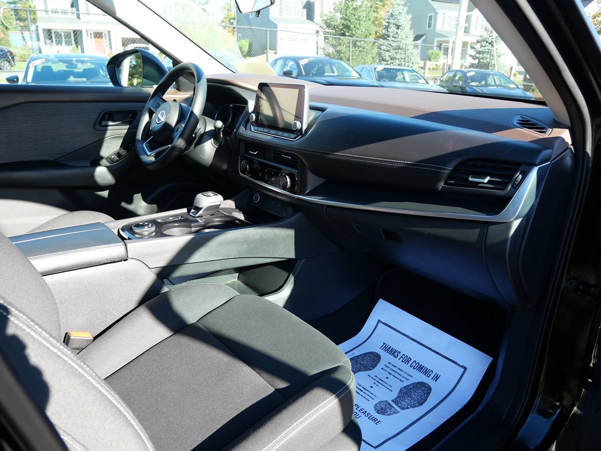 Used 2023 Nissan Rogue S AWD/4WD image 16